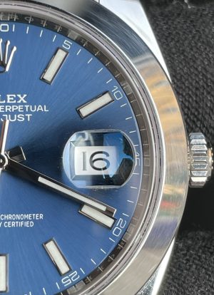 Rolex Datejust 41 mm 126300 Jubilee Blue