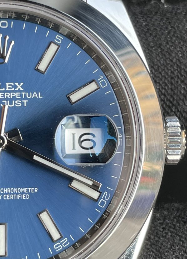 Rolex Datejust 41 mm 126300 Jubilee Blue