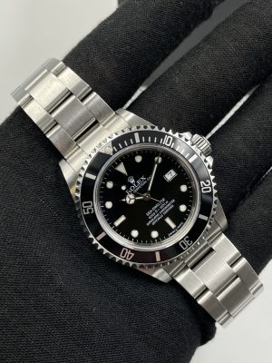 Rolex Seadweller 16600 no holes 2004