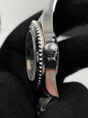 Rolex Seadweller 16600 no holes 2004