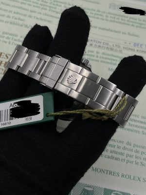 Rolex Submariner 16610 with Paper from 1999