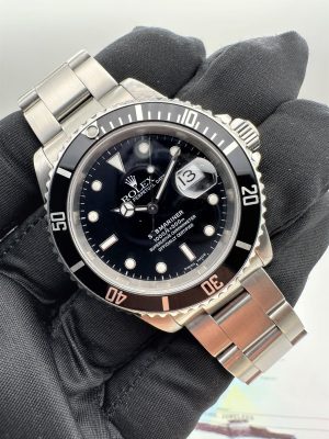 Rolex Submariner Date 16610 Sel Like New