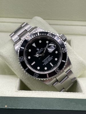 Submariner No Holes 16610 Full Set Never Polished