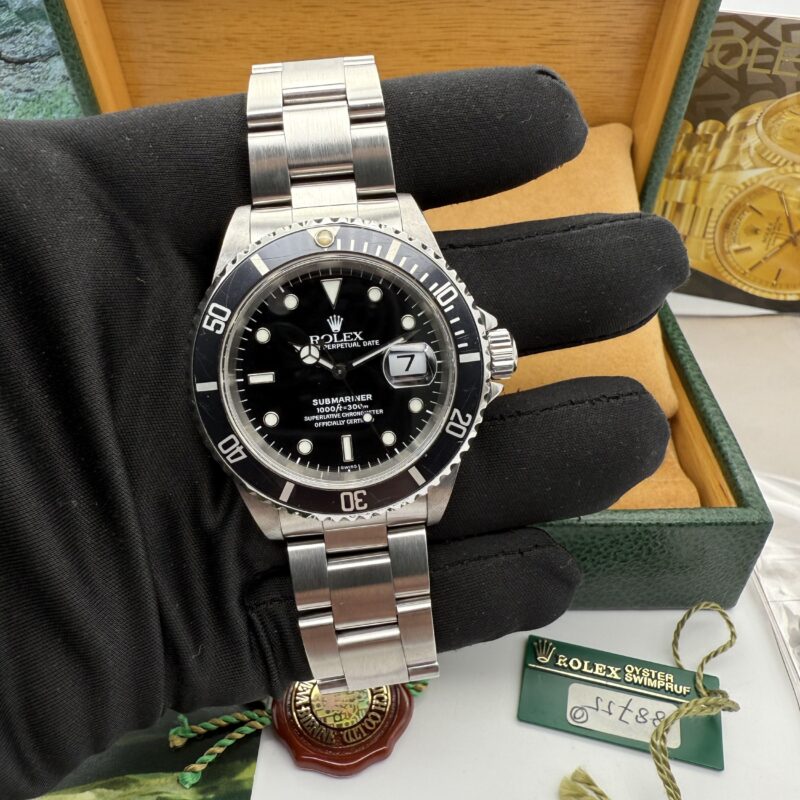 Rolex Submariner 16610 A serial Full Set