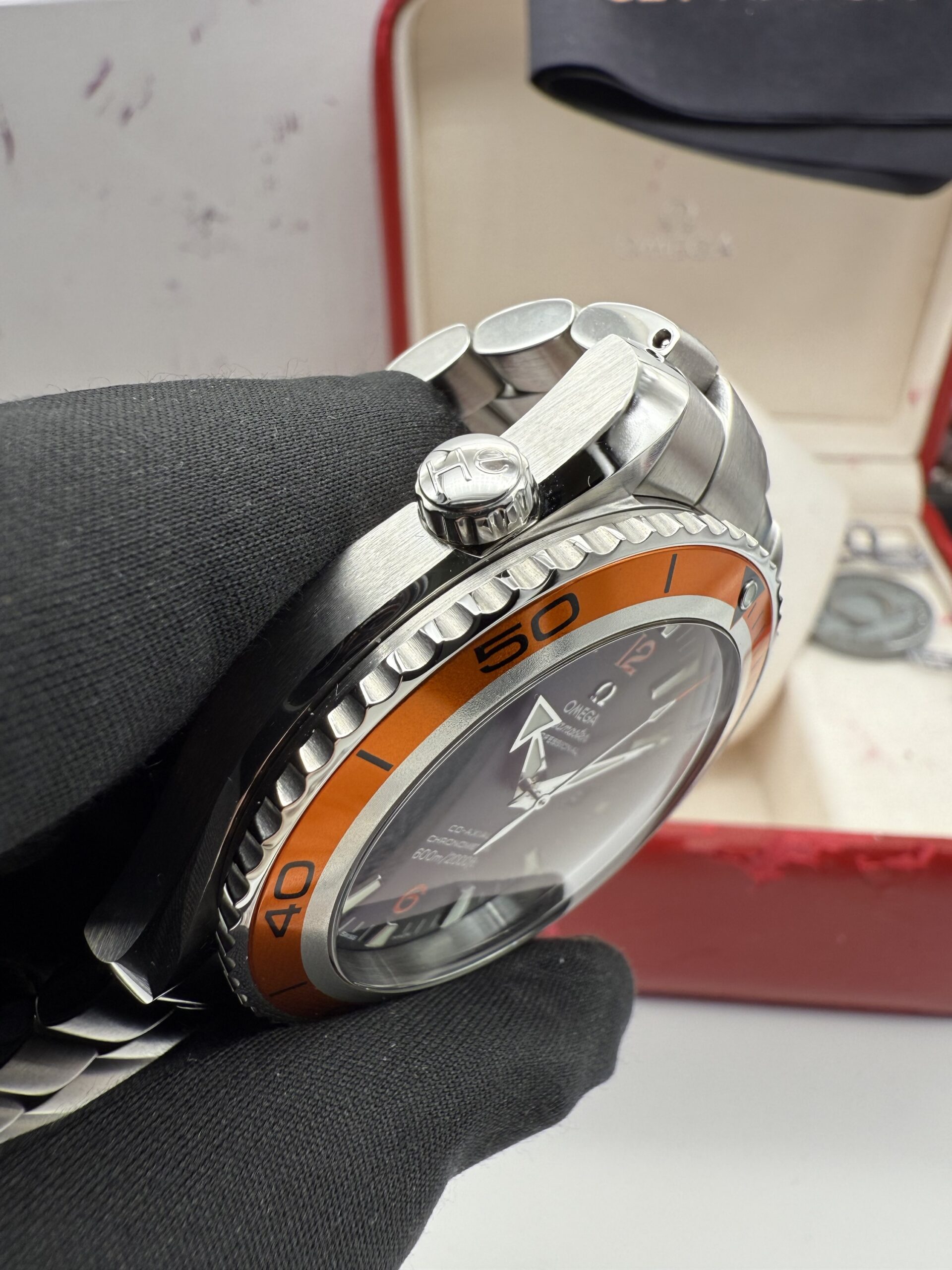 Omega Seamaster Planet Ocean NOS Orange - Image 12