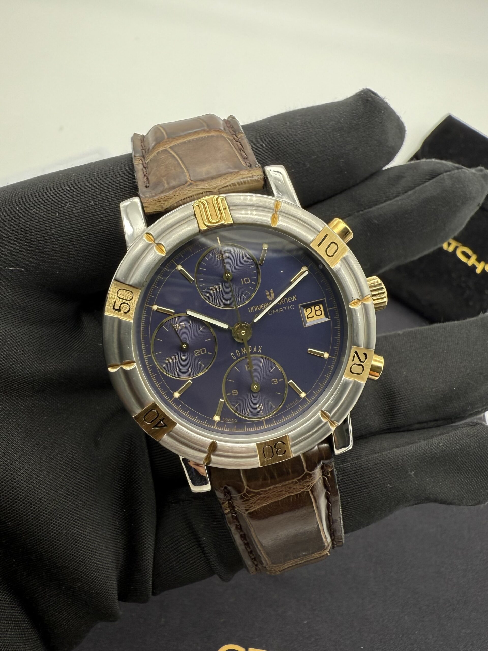 Universal Genève Compax Automatic Blue Dial Chronograph - Image 2