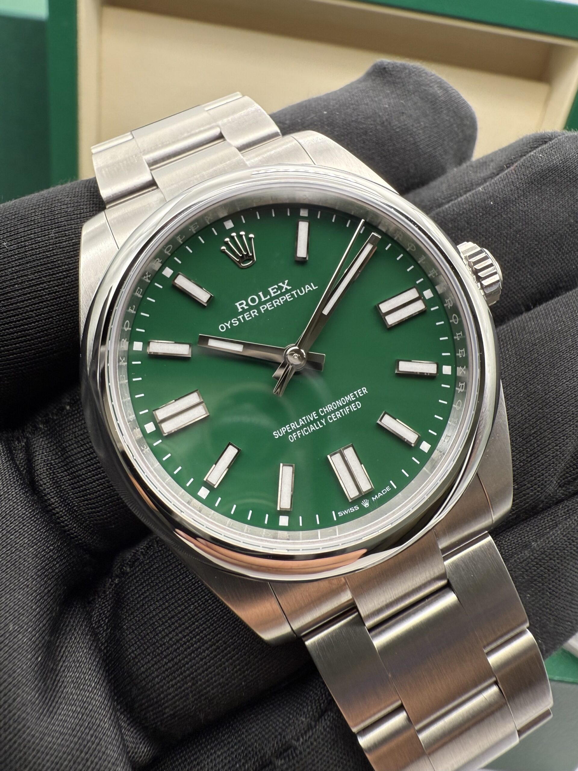 Rolex Oyster Perpetual 41 Green Dial 134300 Full Set 2026 - Image 17